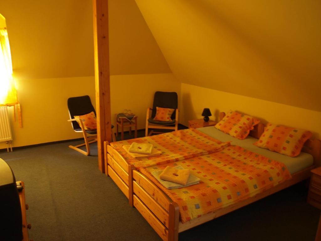 Hotel U Zvonu Кутна Гора Номер фото